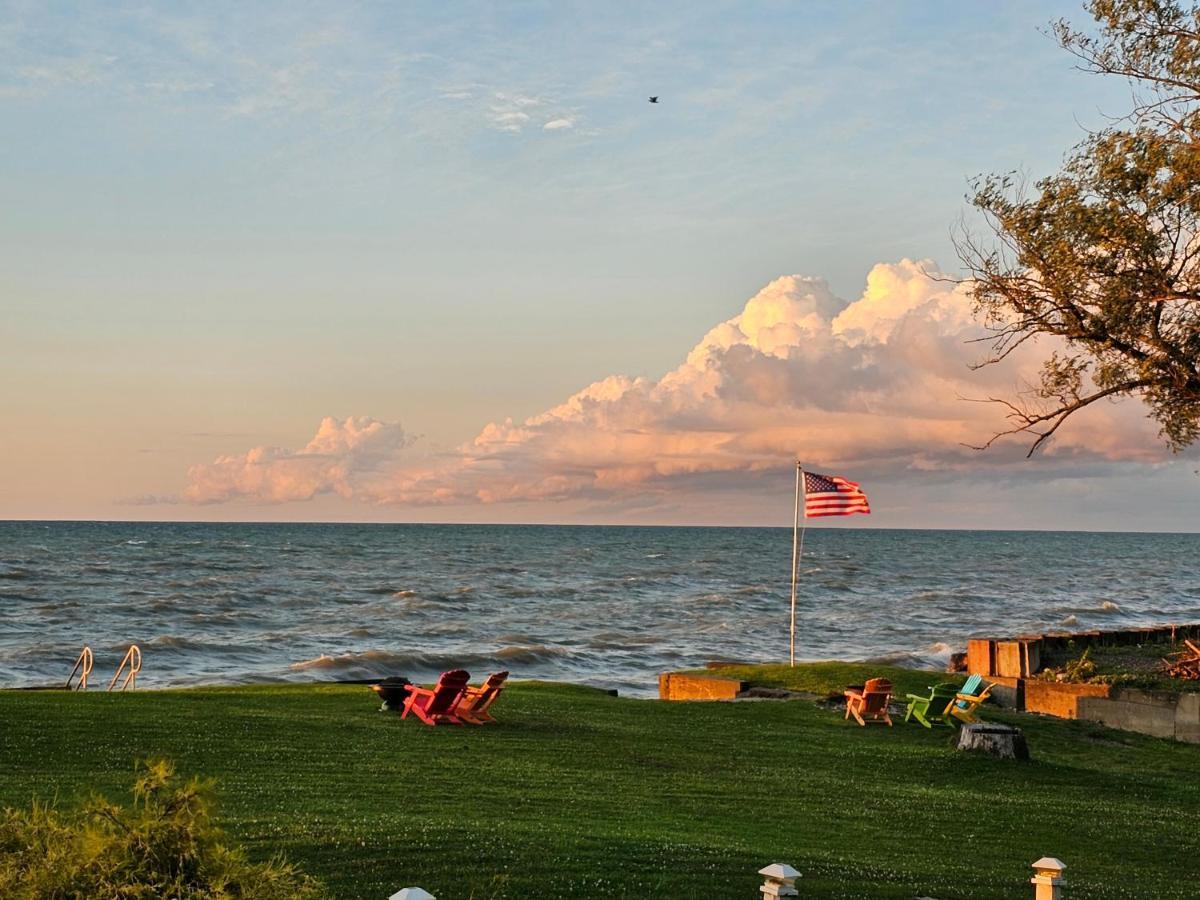 Seaside Lake-Front Cottage Madison エクステリア 写真