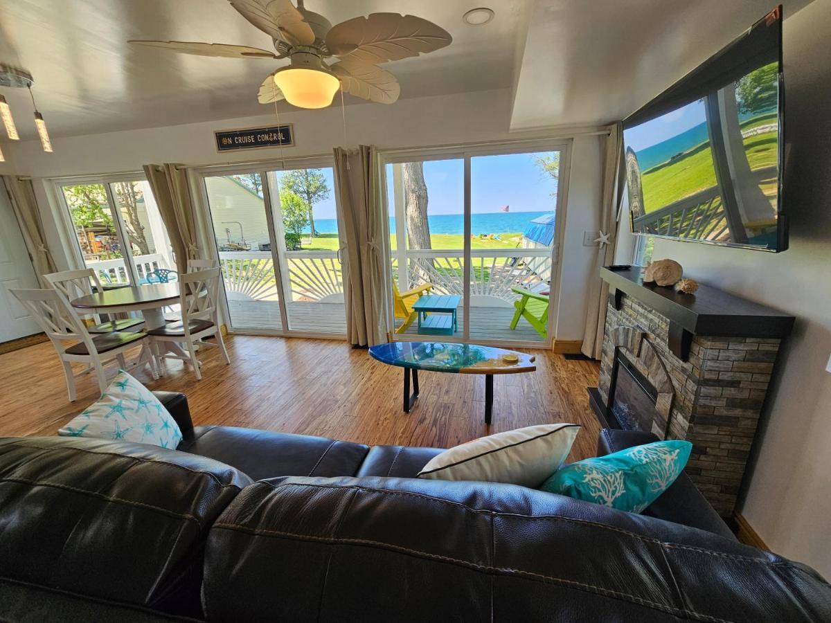 Seaside Lake-Front Cottage Madison エクステリア 写真