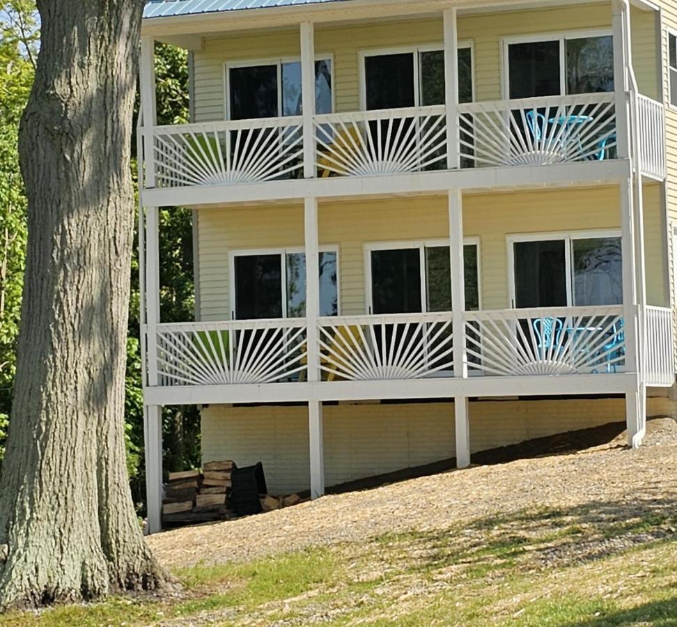 Seaside Lake-Front Cottage Madison エクステリア 写真